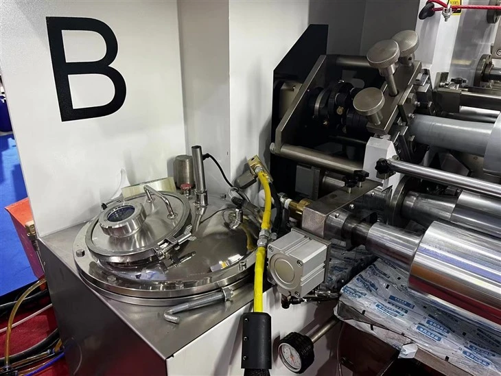 Mulching Modes Solventless Laminating Machine